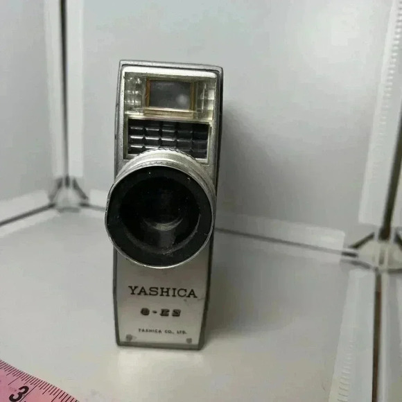 Vintage Yashica Camera No. 3515043 8- ES Untested - Picture 9 of 9